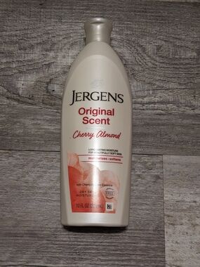 Jergens Original Scent Cherry Almond Moisturizer